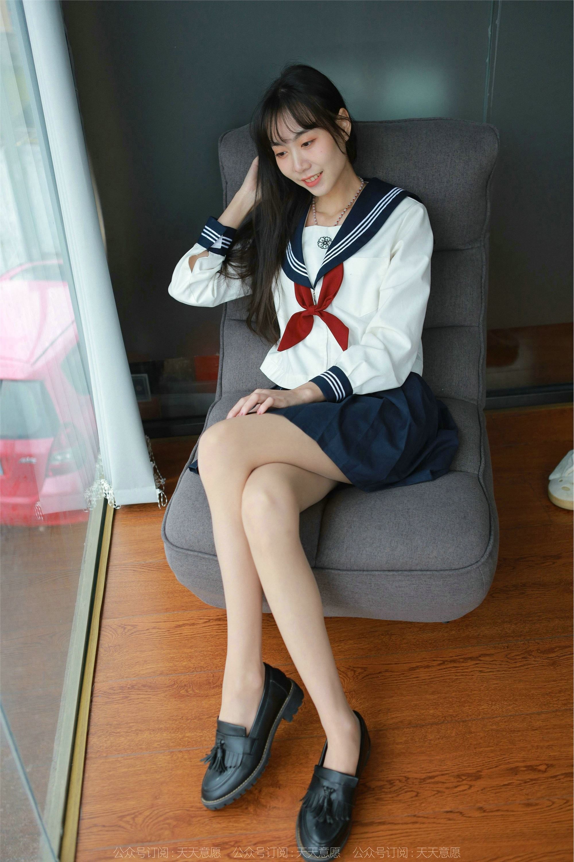 IESS异思趣向  2022.03.03 丝享家1018：团团《可爱JK装》